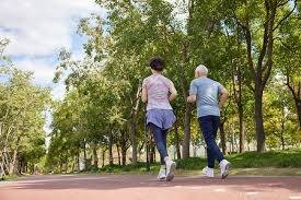 阿利松妻子晒术后照，阿利松此前因个人事务返回巴西